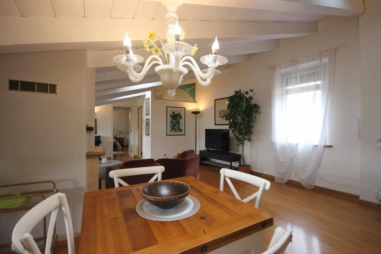 Case Vr Holiday Attico San Domenico Верона Екстер'єр фото